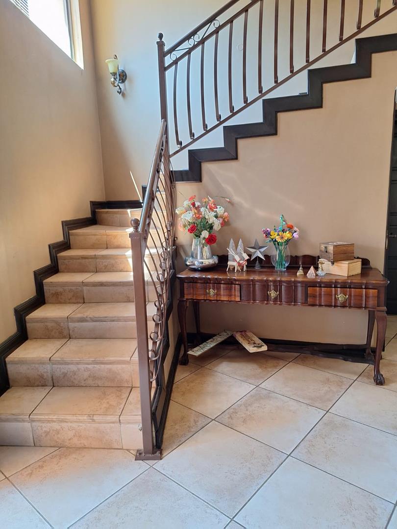 To Let 4 Bedroom Property for Rent in Melodie North West